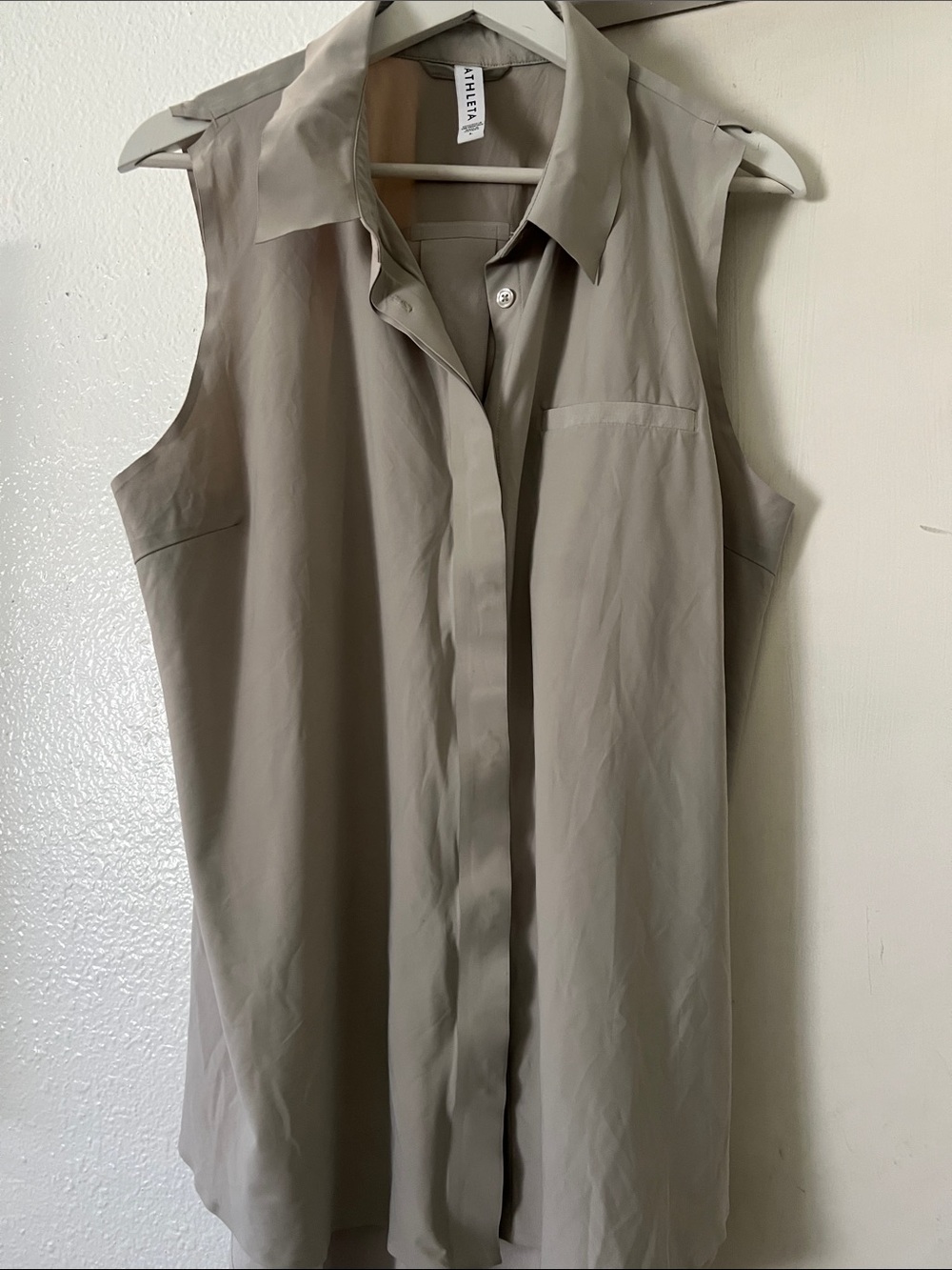 Athleta Sleeveless Button-Down Tunic in Taupe